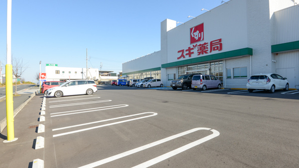 スギ薬局　森岡店の駐車場