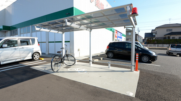 スギ薬局　森岡店の駐輪場