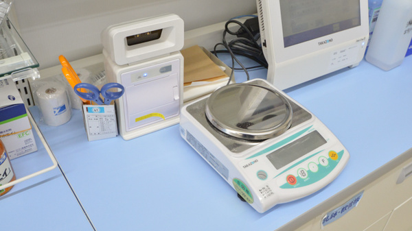 スギ薬局　粟野東店の調剤器具