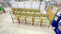 スギ薬局　常盤店の待合スペース