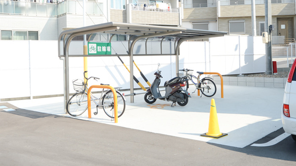 スギ薬局　大府東店の駐輪場
