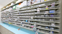 スギ薬局　豊津店の薬棚