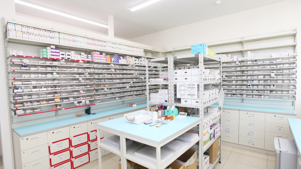 スギ薬局　白川台店の調剤室