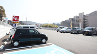 スギ薬局　白川台店の駐車場
