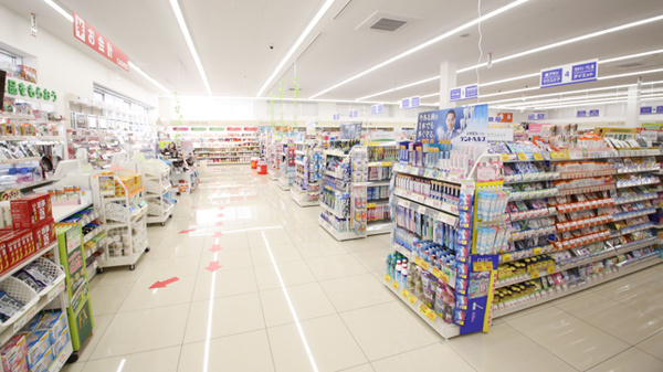 スギ薬局　北山本町店の内観