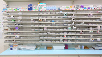 スギ薬局　八日市南店の薬棚