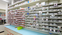 スギ薬局　箕面東店の薬棚