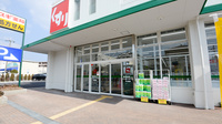 スギ薬局　箕面東店の入口