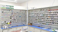 スギ薬局　平塚西店の薬棚