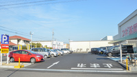 スギ薬局　西条店の駐車場