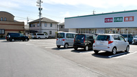 スギ薬局　梅坪店の駐車場