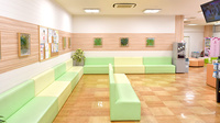 ココカラファイン薬局　昭和店の待合スペース
