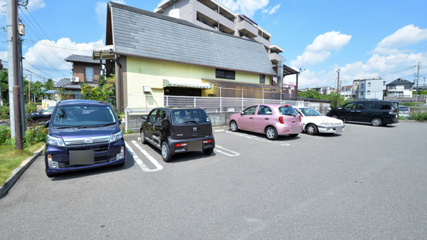 ライフォート　洛西薬局の駐車場
