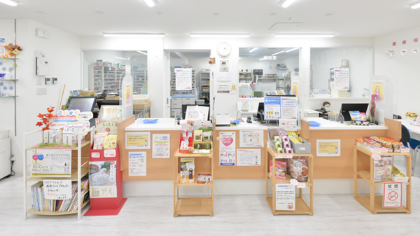 深阪矢谷薬局の受付/カウンター