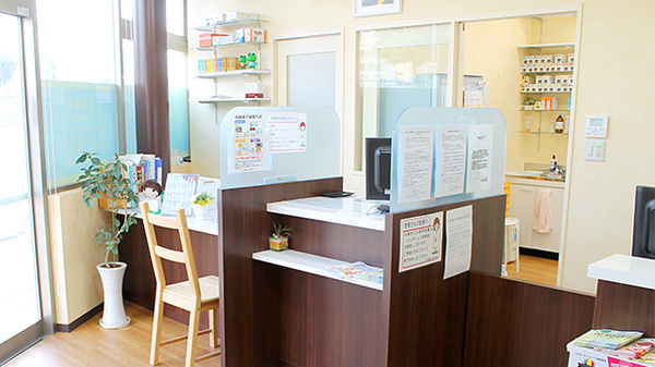 スズラン薬局　摂津富田店の受付/カウンター
