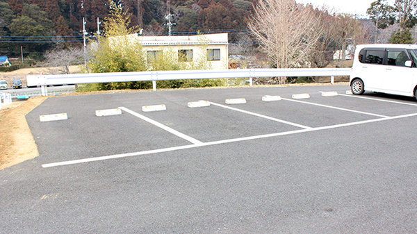 毎日薬局　飯倉店の駐車場