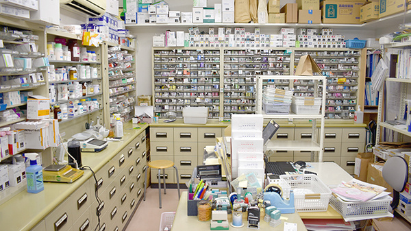 新町調剤薬局の調剤室