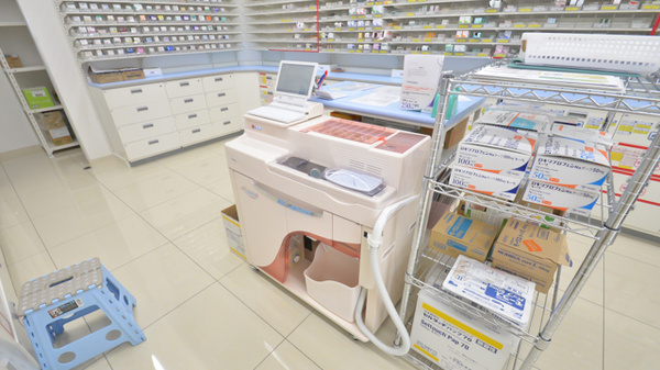 スギ薬局　針崎店の調剤器具