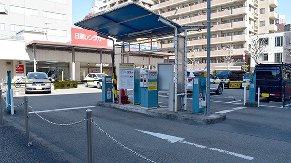 京王八王子薬局の駐車場