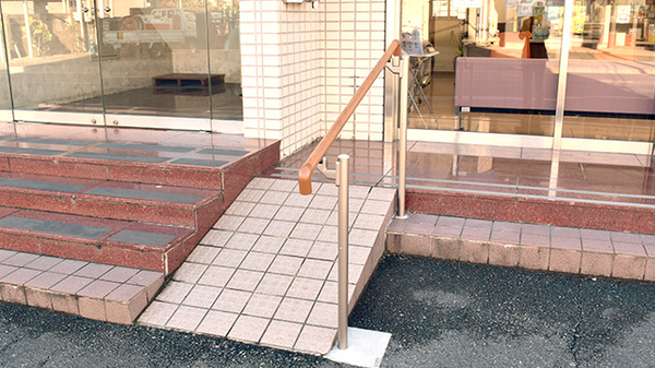 しんわ薬局横川店のバリアフリー設備