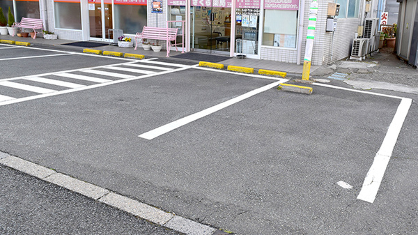 しんわ薬局大蔵店の駐車場