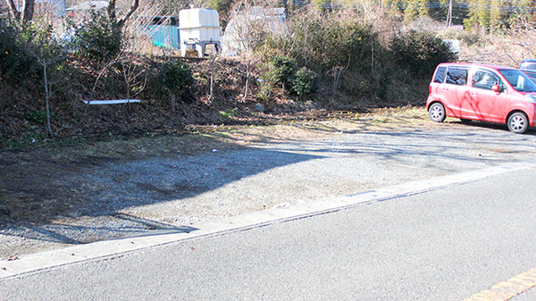しんわ薬局半原店の駐車場