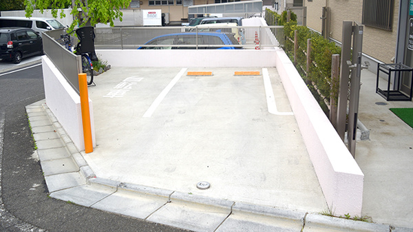 しんわ薬局貝取店の駐車場