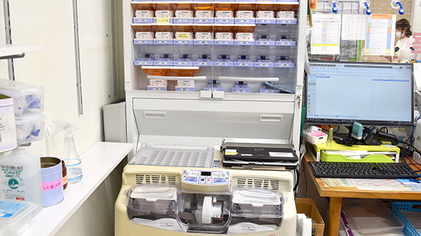 しんわ薬局調布店の調剤器具