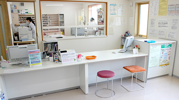 えぼし薬局　青田店の受付/カウンター
