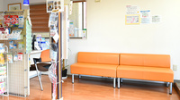 松村薬局　しど調剤薬局の待合スペース