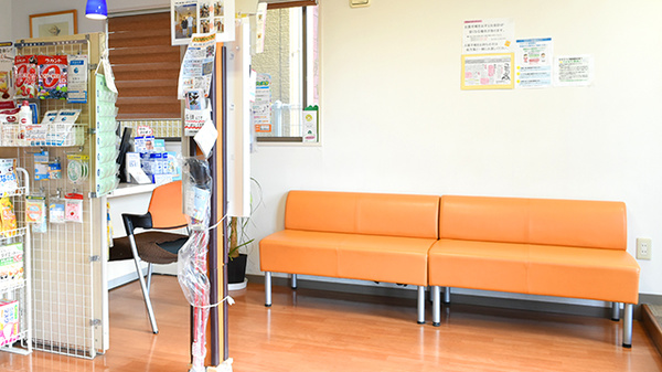 松村薬局　しど調剤薬局の待合スペース