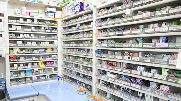 松村薬局　グリーンヒル店の薬棚