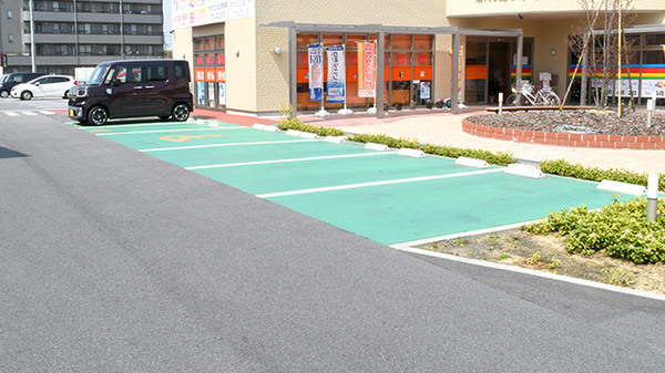 ふれあい薬局・コープもりやま前の駐車場
