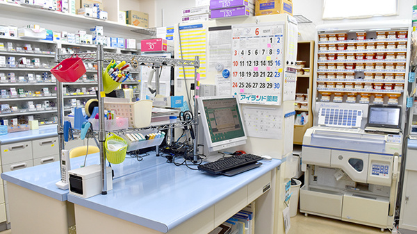 アイランド薬局　羽島店の調剤室
