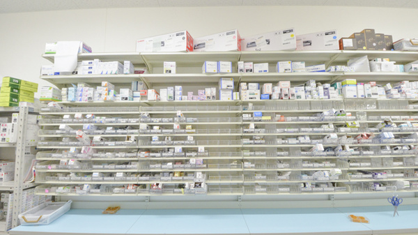 スギ薬局　北野田店の薬棚