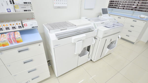 スギ薬局　名南店の調剤器具