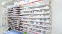 スギ薬局　柳ケ瀬中央店の薬棚