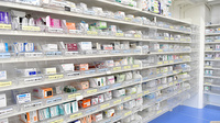 スギ薬局　相模が丘店の薬棚