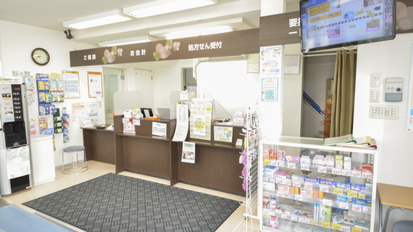 調剤薬局ツルハドラッグ旭川日赤前店の受付/カウンター