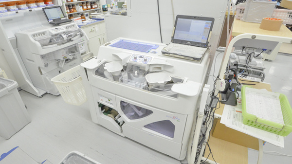 調剤薬局ツルハドラッグ錦町店の調剤器具