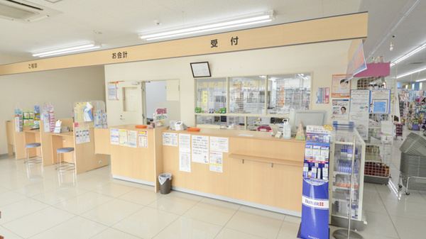 調剤薬局ツルハドラッグ新橋大通店の受付/カウンター