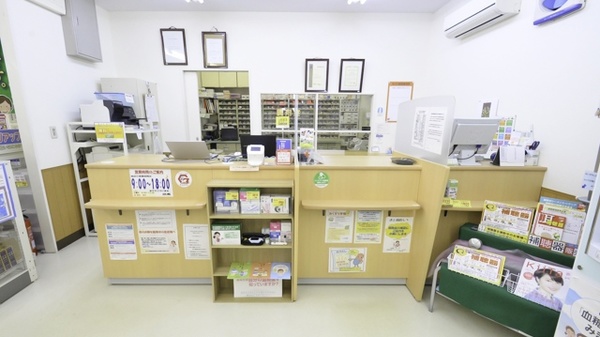 調剤薬局クスリのツルハ川沿店の受付/カウンター