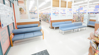 調剤薬局ツルハドラッグ平岡店の待合スペース
