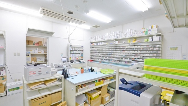 調剤薬局ツルハドラッグ旭ヶ丘8条店の調剤室