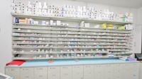 調剤薬局ツルハドラッグ旭ヶ丘8条店の薬棚