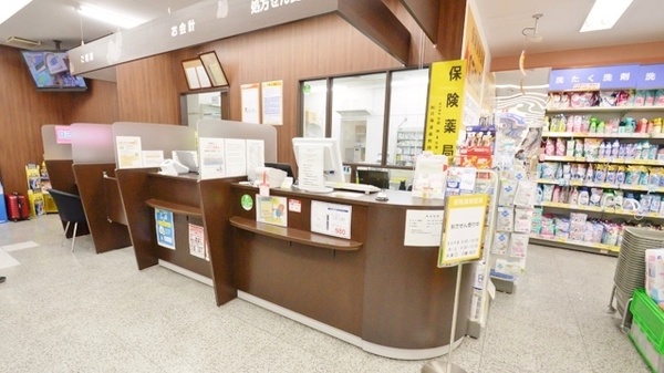 調剤薬局ツルハドラッグ旭ヶ丘8条店の受付/カウンター