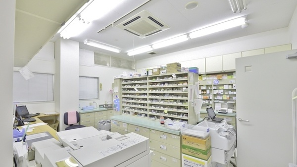 調剤薬局ツルハドラッグ桑園店の調剤室