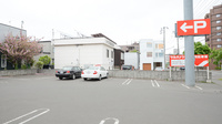 調剤薬局ツルハドラッグ山の手店の駐車場