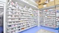 調剤薬局ツルハドラッグ新琴似7条店の薬棚