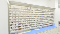 調剤薬局ツルハドラッグ新琴似1条店の薬棚